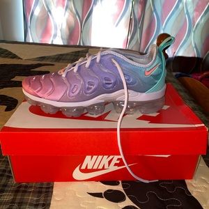 Nike air vapormax sneakers.